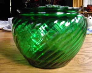 E.O. vintage Brody Co 5" Vidrio VERDE Remolino Cuenco ~ - Imagen 1 de 4