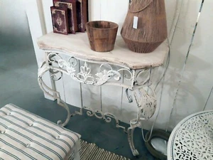 Konsolentisch mit schmiedeeisernen Beinen und Holzplatte, Shabby Chic in Weiß - Bild 1 von 10