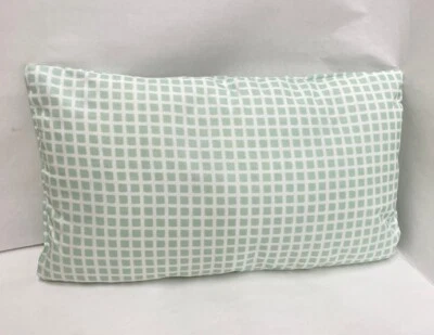 NUEVO JUEGO de 4 - Almohada Lumbar Exterior Rectangular Micro Rejilla 10"x17" Verde Claro Foto 1 de 2