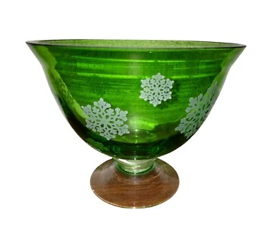 Cuenco con patas de vidrio verde vacaciones invierno Navidad con copos de nieve grabados 5,5" T Foto 1 de 4