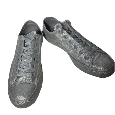 CONVERSE All Stars Low Top Sneakers-Rare Silver Glitter-Women 10/Men 8-NEW - Imagem 1 de 4
