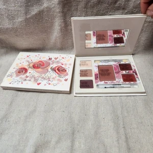 Mary Kay Signature Makeup Floral Fantasy Color Collection Palette Eye Cheek Lip - Bild 1 von 3