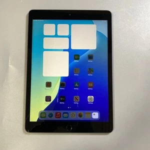 Apple iPad 8 - 32GB - WiFi + Cellular (Read Description) - Afbeelding 1 van 4