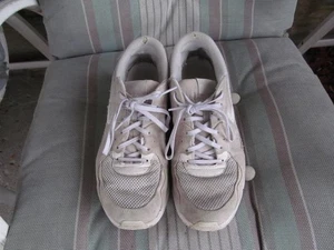 New Women’s Size 11 White Nike Air Max Excee Running Shoes CD5432 009 - Picture 1 of 7