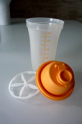 TUPPERWARE  Shaker Mix Fix 500 ml Schüttelbecher Messbecher orange sehr gut - Bild 1 von 4