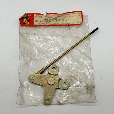 Soporte de montaje con botón pulsador de cerradura de puerta izquierdo para Porsche 911 912 NOS 1965-1969 Foto 1 de 2