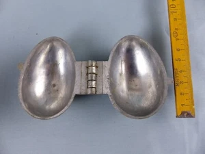 Ancien moule chocolat glace massepain en étain , oeuf LETANG LG 1758 - Imagen 1 de 3