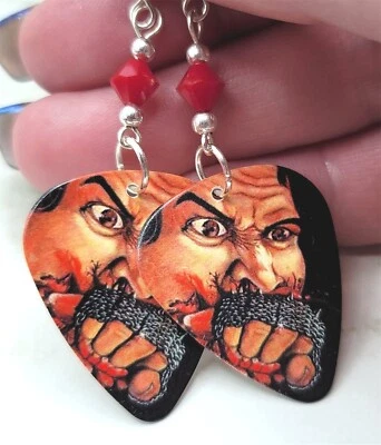 Pendientes de guitarra puñado de ántrax de metal con cristales rojos de Swarovski Foto 1 de 4