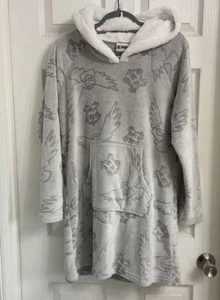 Harry Potter Pull Over Robe Size Medium Hooded Gray Long Sleeve New With Tag - Picture 1 of 7