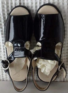 Women's OpenToe SandalsT Strap/Patent Leather/Black/Size 3/Rubber Sole/LANDS'END - Picture 1 of 3