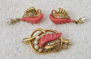 Vintage 1928 Faux Pearl & Coral Pierced Goldtone Earrings & Brooch Pin Set  - Picture 1 of 3