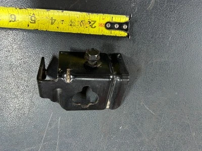 Craftsman DYT 4000 917.275900 parking brake rod bracket #162037 - Image 1 of 4