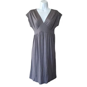 Vestido Old Navy para mujer con cuello en V cintura alta talla S gris manga caída plisado sin forro - Imagen 1 de 11