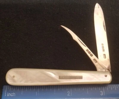 Cuchillo de fruta de plata esterlina de la época victoriana de TM, asas de madreperla  Foto 1 de 4