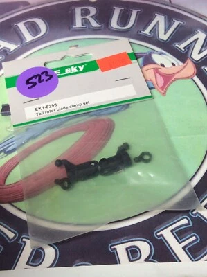 Juego de abrazaderas de hoja de rotor de cola Esky EK1-0298 nuevo en paquete enviado a EE. UU. Foto 1 de 4