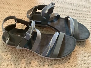 Merrell Storm Air Cushion Lattice Damen-Sandalen Größe 11 grau Riemchen Freizeit neu ohne Etikett - Bild 1 von 5