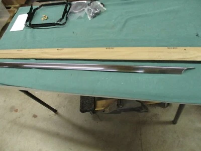 Guardabarros trasero Packard Patrician 1955-56 moldeado 469361 nuevo de stock Foto 1 de 3