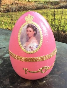 Stehendes Osterei - Papp-Ei -Candy Container Friedrich III + Victoria Höhe 13cm - Bild 1 von 9