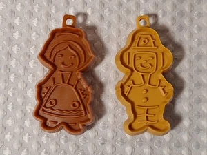 Set 2 tagliabiscotti vintage Hallmark plastica pellegrini Ringraziamento marrone giallo - Foto 1 di 10