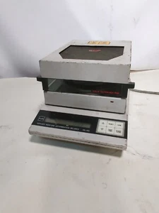 Kett FD-100 infrared moisture determination balance, misaligned lid - Picture 1 of 14
