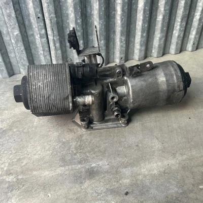 2010-2014 Volkswagen Golf MK6 2.0L TDI CARCAÇA DO FILTRO DO REFRIGERADOR DE ÓLEO DO MOTOR FABRICANTE DE EQUIPAMENTO ORIGINAL - Imagem 1 de 4