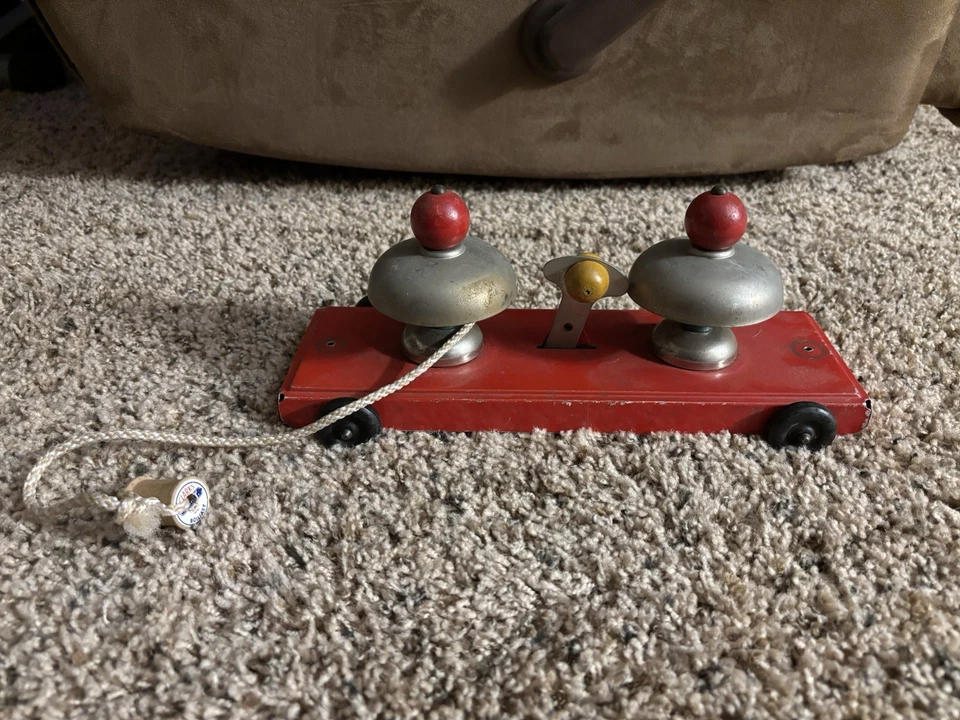 Винтажная игрушка на колесиках из прессованной стали - двойная колокольчик струна Marx красная жестяная - Изображение 1 из 3