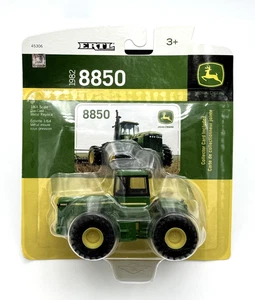 ERTL - John Deere 1982 8850 Tractor - 1:64 Scale - Picture 1 of 2