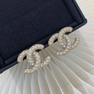 CHANEL hand-inlaid full diamond pearl CCS earrings with crystal 24C - Picture 1 of 7