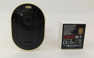 Arlo Pro 4 VMC4041P Spotlight Camera - with mount - White - No wall Bracket - Picture 1 of 3