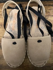 MUSSE AND CLOUD "ONDARA" LACE UP ESPADRILLE NUDE. Right Foot 37, Left Foot 39 - Picture 1 of 2