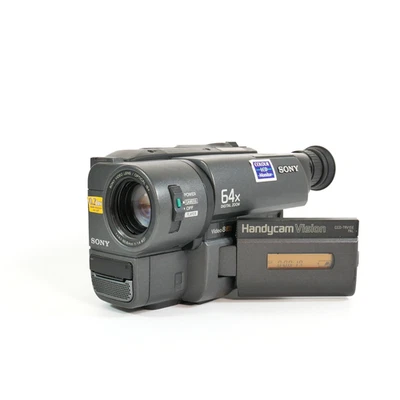 Sony CCD-TRV15E Hi8 Handycam Camcorder Video Camera  TESTED - COMPLETE SET! - Image 1 of 4