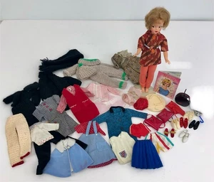 Lote de Colección Grande Muñeca de Moda Tammy Años 60 con Trajes y Accesorios/b - Imagen 1 de 23