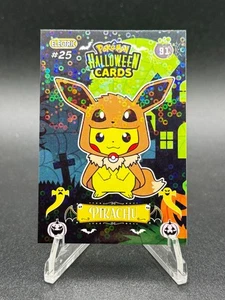 Carta Eevee Poncho Pikachu - Circle Holo - Collezionismo Halloween - Pokemon - Foto 1 di 2