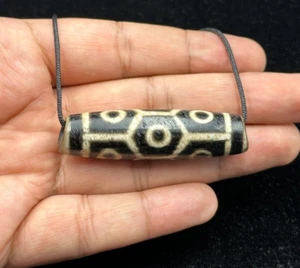 Wonderful Old Tibetan Dzi Bead Dzi 9 Eye Agate Bead With Patina on the Surface - Picture 1 of 9