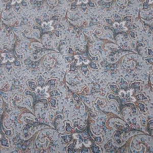 Reproduction Floral BTY RJR Fabrics Dusty Blue Pink - Picture 1 of 3