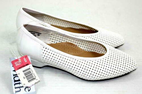 ADIDAS Soletta imbottita bianca con marchio SOFT KICKS taglia 6 larga NUOVA