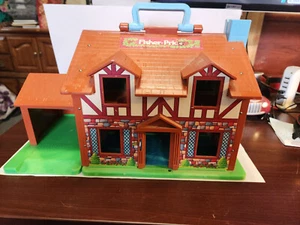 Fisher Price Vintage Little People Tudor House Brown Roof - Picture 1 of 15