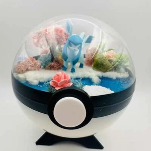 Pokemon Glaceon Cristal Terrario Flor Blanco Poke Ball Hecho a Mano - Imagen 1 de 5
