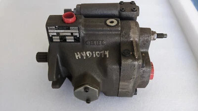 Parker Denison PV61R1EC00 Hydraulic Piston Pump 3600 PSI Max - Image 1 of 4