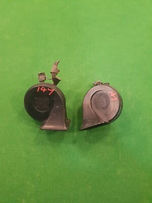 ALFA ROMEO 147 SET OF HORNS - image 1 of 4