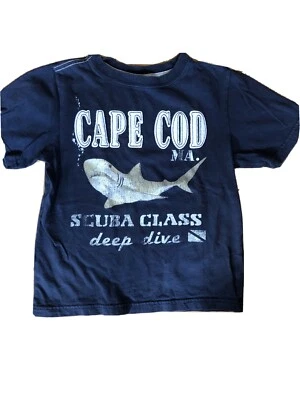 Camisa de tiburón Cape Cod azul manga corta Crazy 8 talla 5 para niños Foto 1 de 4