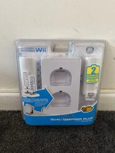 Mad Catz Dual Charger Plus For Nintendo Wii w/ 2 Rechargeable Battery Packs - Picture 1 of 9
