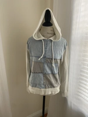 Sudadera con capucha de algodón de hilos jóvenes con parche de mezclilla trabajo frontal y bolsillos canguro Foto 1 de 4