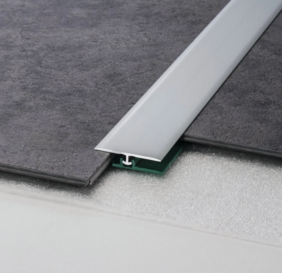 Coprigiunto in  alluminio anod. argento  pavimento LVT SPC 4-6 mm h. 270 - Immagine 1 di 1