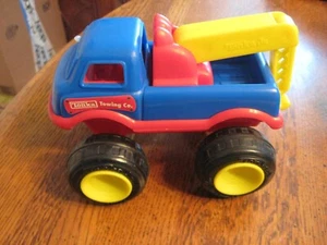 Tonka Towing Co Tow Truck Wrecker 7" long good for 18 months up - Picture 1 of 7