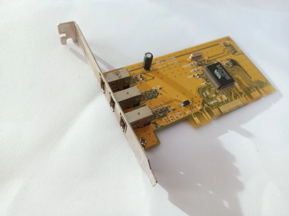 Scheda FireWire 3 porte  Trust  400 DV PCI KIT - Immagine 1 di 2