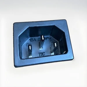 Lotto 5pz IEC C14 pannello 10A 250V TSC Taishing – NOS – Connettori AC - Picture 1 of 6