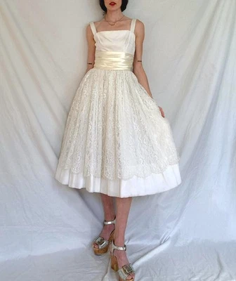 Vestido formal vintage de los años 50: terciopelo, ajuste y acampanado boda, graduación, recepción Foto 1 de 4