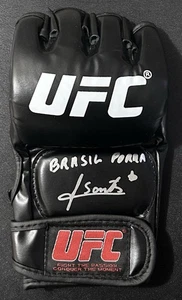 Guante firmado por Luana Santos. UFC. LFA. TikTok Queen. Certificado de autenticidad Beckett Witness. Brasil - Imagen 1 de 3