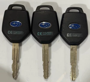 Subaru Lot of 3 Remote Head Keyfobs 4B OEM CWTWBIG077 GRAY PODS H CHIP - Picture 1 of 2